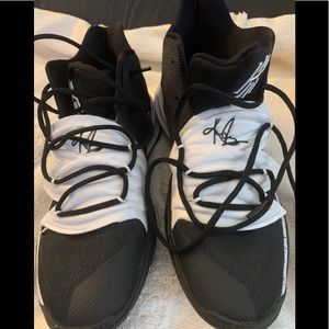 Kyrie 5 TB - size 11